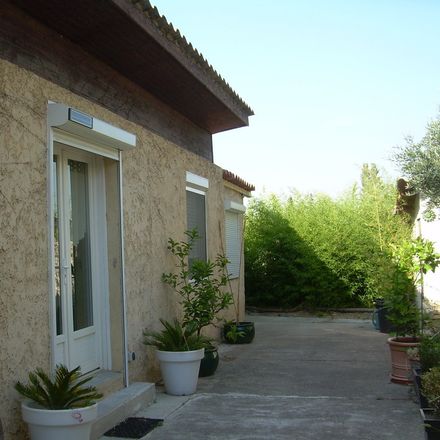 Rent this 1 bed house on Avignon in Quartier Agroparc, PROVENCE-ALPES-CÔTE D'AZUR