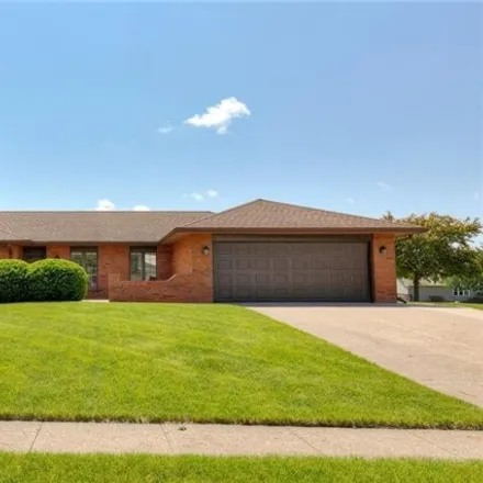 Buy this 4 bed house on 408 6th Street Northwest in Altoona, IA 50009
