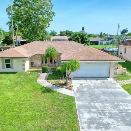 Image 3 - 2135 Southeast 15th Street, Cape Coral, FL 33990, USA - House for sale