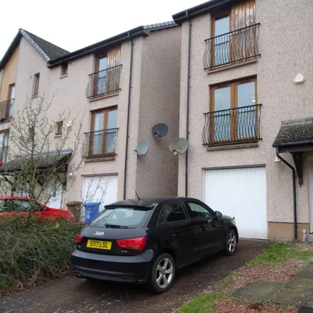 Rent this 4 bed townhouse on Constitution Crescent in Dundee, DD3 6TT