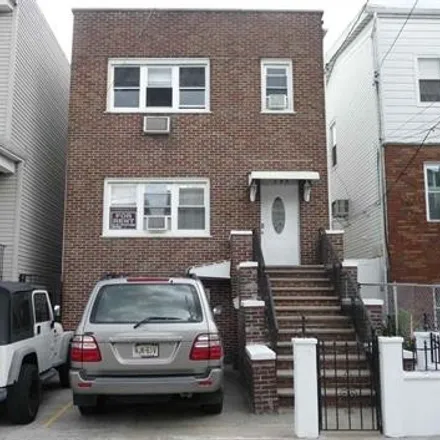 Rent this 1 bed apartment on Lee's Liquor in New York Avenue, Jersey City
