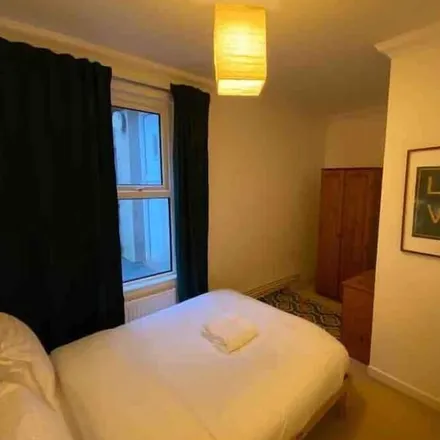 Image 5 - Pontcanna, CF11 9HL, United Kingdom - Apartment for rent