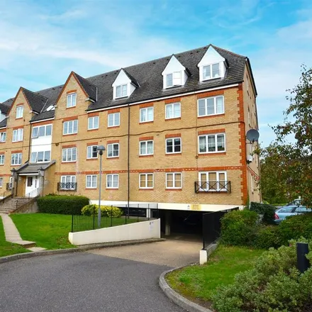 Rent this 1 bed apartment on Elstree station car park in Station Road, Borehamwood