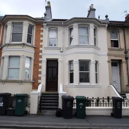 Rent this 6 bed townhouse on 170 Queen's Park Road in Brighton, BN2 0GG