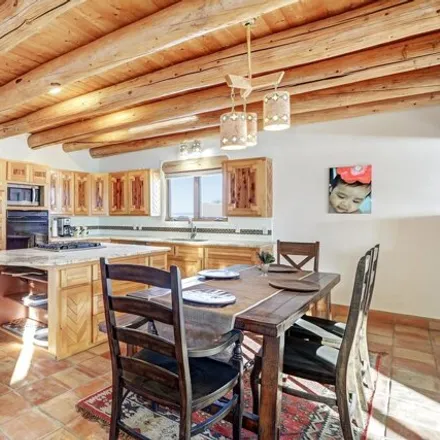 Image 5 - 8 Camino de Los Arroyos, Taos County, NM 87557, USA - House for sale