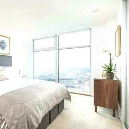 Rent this 2 bed room on Pioneer Point in Winston Way, London