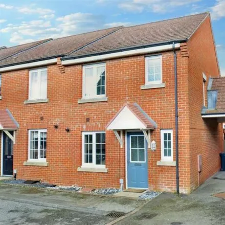 Buy this 3 bed house on Melcombe Close in Great Chart, TN23 5JP