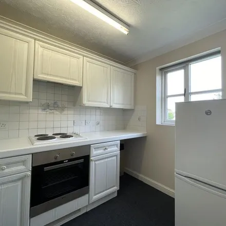 Image 3 - 6 The Beeches, Cambridge, CB4 1FY, United Kingdom - Apartment for rent