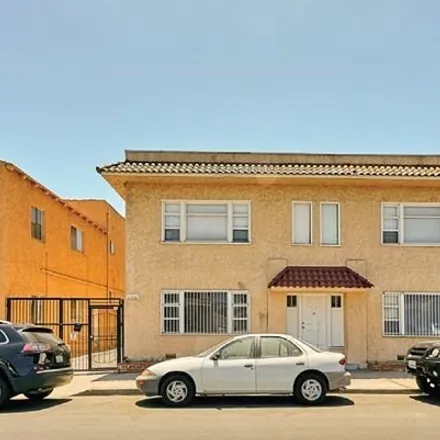 Buy this 4 bed house on 426 East 16th Street in Long Beach, CA 90813