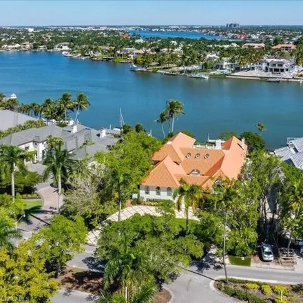 Image 3 - 763 Kingstown Drive, Naples, FL 34102, USA - House for sale
