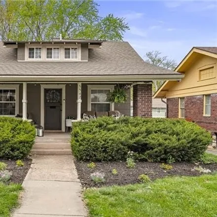 Image 1 - 776 East 56th Street, Kansas City, MO 64110, USA - House for sale