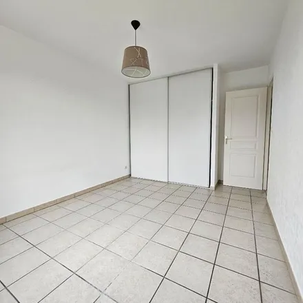 Image 2 - 43 Rue de la Porte, 16430 Champniers, France - Apartment for rent