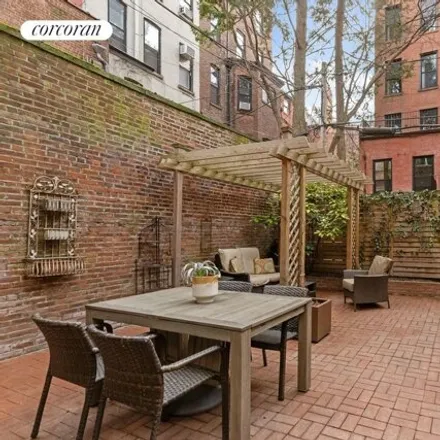 Image 6 - 240 Berkeley Place, New York, NY 11217, USA - Townhouse for sale