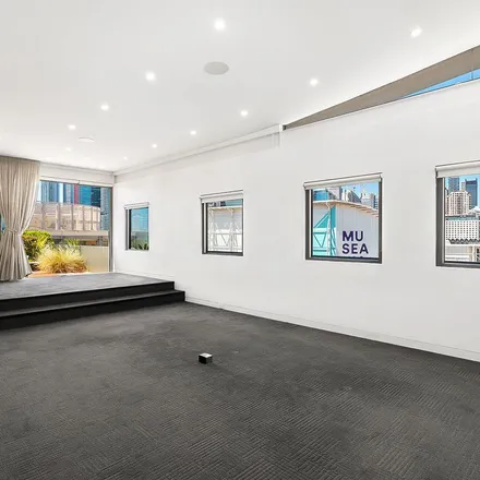 Rent this 3 bed apartment on Jumbo Thai in Union Street Cycleway, Pyrmont NSW 2009