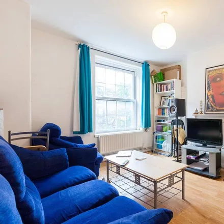 Rent this 3 bed apartment on Chicksand House in Chicksand Street, Spitalfields