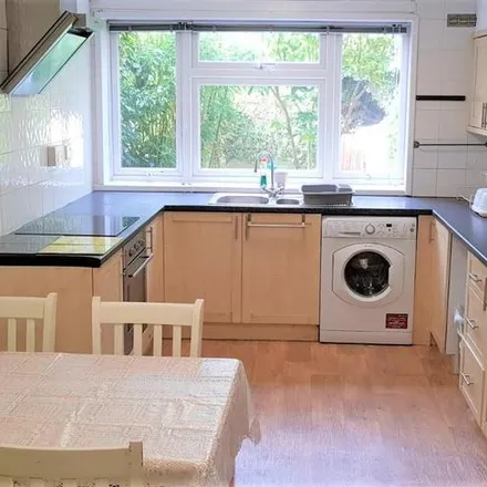 Image 2 - Herons Way, Metchley, B29 6TR, United Kingdom - Duplex for rent