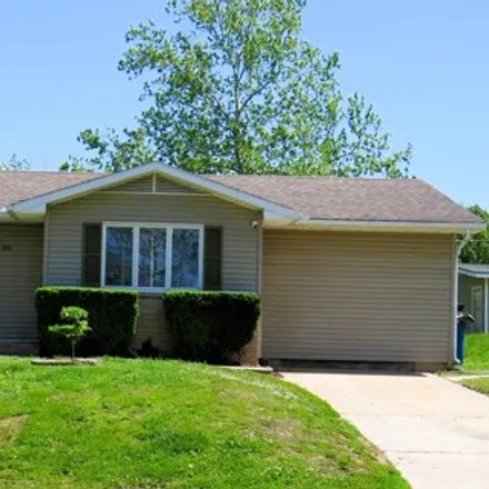 Buy this 3 bed house on 201 Parkview Street in Neosho, MO 64850