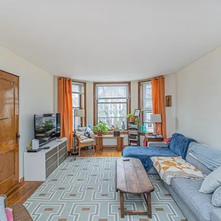 Image 2 - 2042 North Sawyer Avenue, Chicago, IL 60647, USA - House for sale