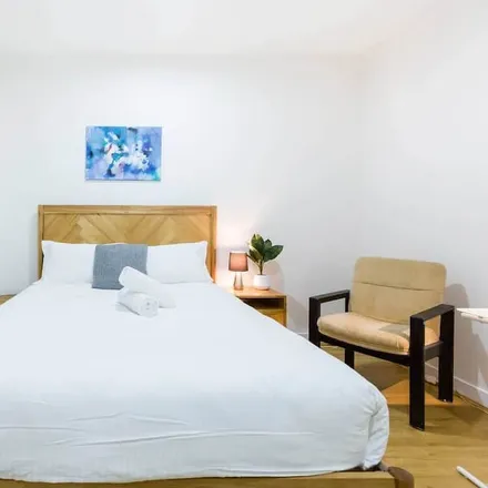 Rent this 3 bed apartment on Melbourne in Victoria, Australia