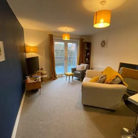 Image 2 - Bridgwater Embankment, West Timperley, WA14 4GY, United Kingdom - Apartment for sale