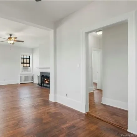 Image 7 - 831 Bronx River Road, City of Yonkers, NY 10708, USA - Apartment for sale