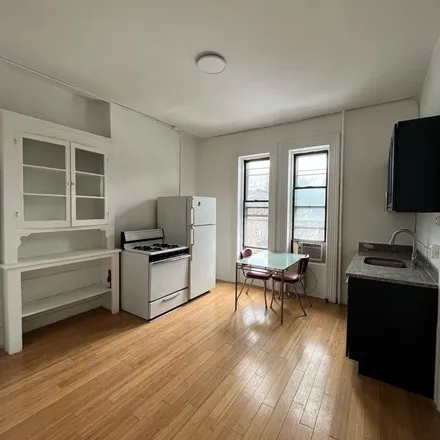 Image 5 - 228 Newark Avenue, Jersey City, NJ 07302, USA - Apartment for rent