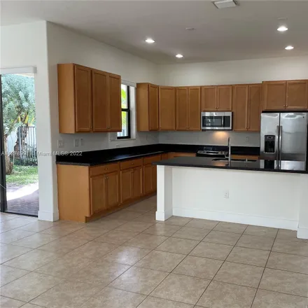 Image 2 - 9765 West 32nd Lane, Hialeah, FL 33018, USA - House for rent