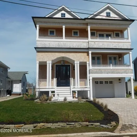 Buy this 5 bed house on 121 Cranberry Avenue in Bay Head, Ocean County