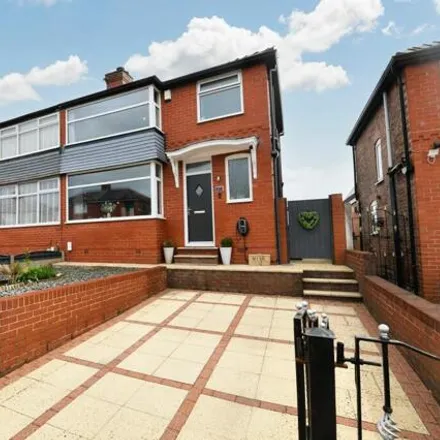 Buy this 3 bed duplex on Sunningdale Drive in Eccles, M6 7PH