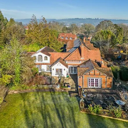 Buy this 6 bed house on Riverview Road in Pangbourne, RG8 7AU