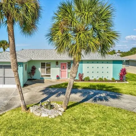 Buy this 2 bed house on 4119 Topsail Trl in New Port Richey, Florida