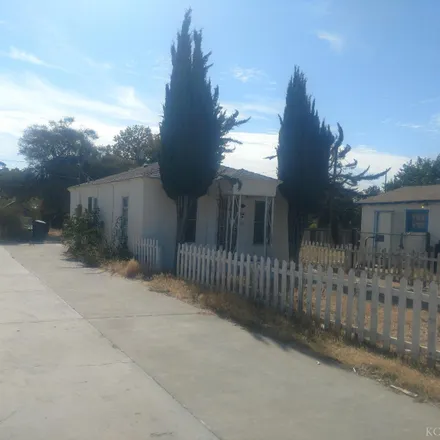 Image 2 - 11th & Neville, North 11th Avenue, Hanford, CA 93230, USA - House for sale