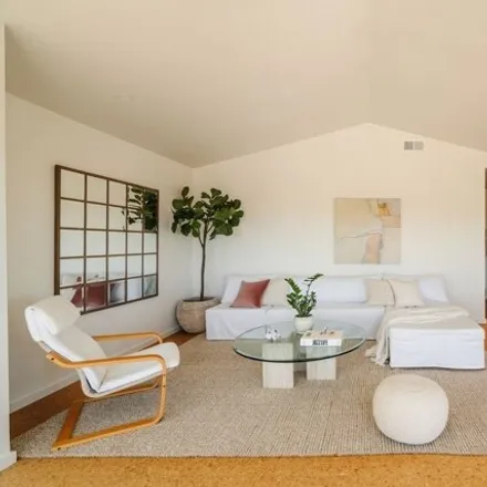 Image 6 - 4018 Cumberland Avenue, Los Angeles, CA 90027, USA - House for sale