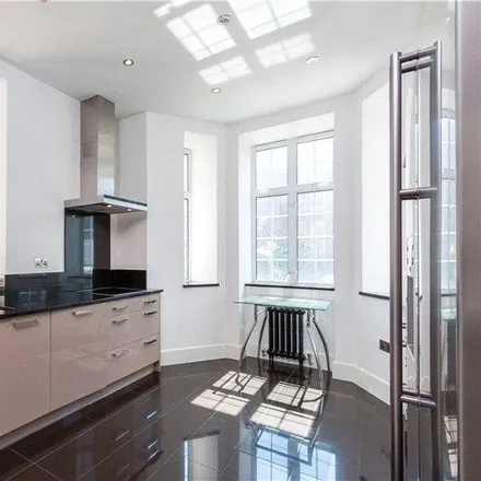 Image 2 - Eyre Court, 3-21 Finchley Road, London, NW8 9TY, United Kingdom - Apartment for rent