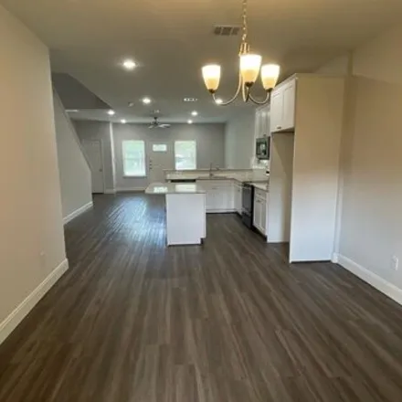 Image 4 - 6370 Eastwood Street, Foster Place, Houston, TX 77021, USA - House for rent