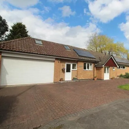 Buy this 3 bed house on Home Close in Whetstone, LE8 4GE