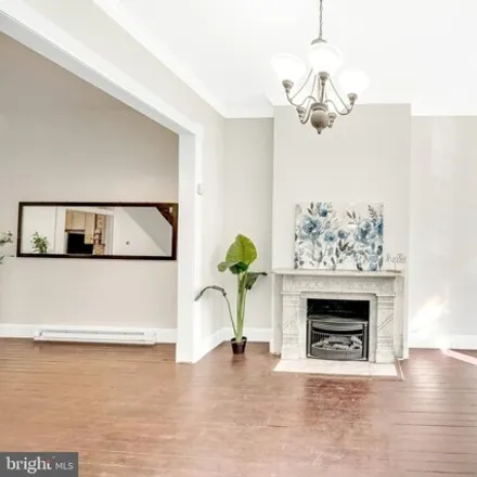 Image 5 - 1618 North Calvert Street, Baltimore, MD 21202, USA - House for sale
