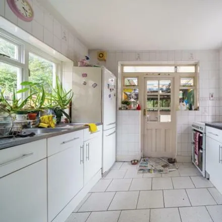 Image 3 - 1 Roman Road, London, N10 2NH, United Kingdom - Townhouse for sale