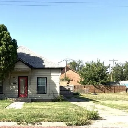 Buy this 3 bed house on 1074 West 7th Street in Plainview, TX 79072