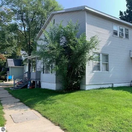 Buy this 5 bed house on 187 South Lansing Street in Mount Pleasant, MI 48858