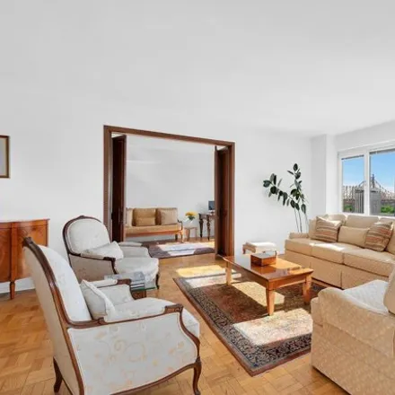 Image 5 - FDR Drive, New York, NY 10155, USA - Apartment for sale