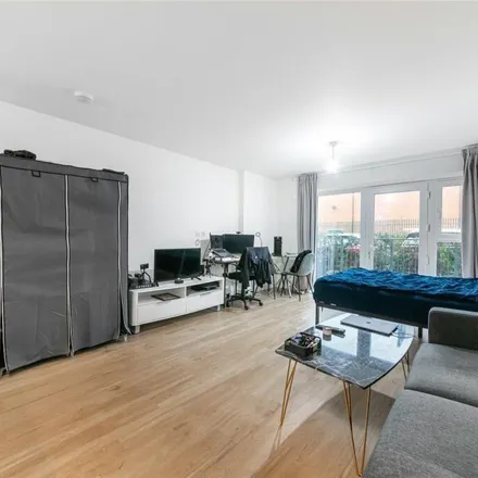 Rent this studio apartment on Beaufort Square in London, NW9 5SQ