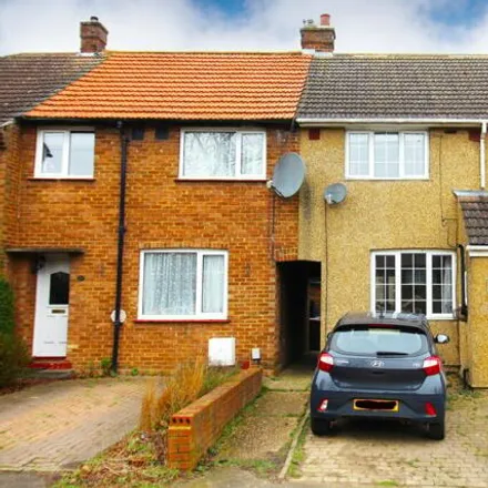 Buy this 3 bed townhouse on Hallmead in Letchworth, SG6 4BS