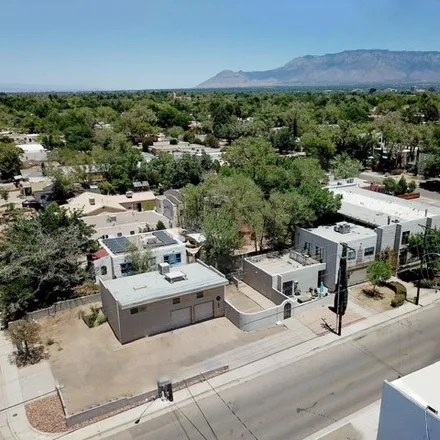 Image 1 - University Lodge, 3711 Copper Avenue Northeast, Albuquerque, NM 87108, USA - House for sale