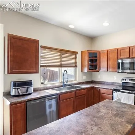 Image 5 - 1236 Livingston Avenue, Stratmoor, El Paso County, CO 80906, USA - House for sale