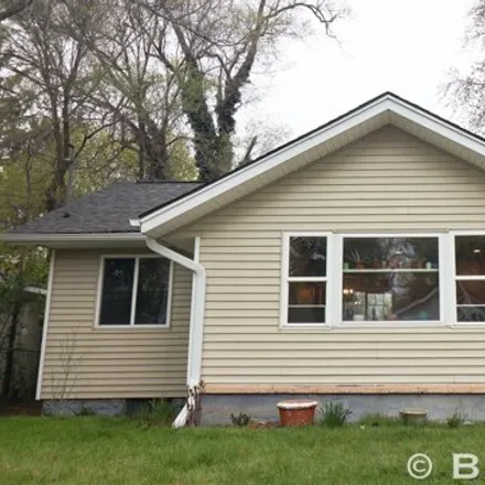 Buy this 2 bed house on 1219 Calgary Street Northeast in Grand Rapids, MI 49505