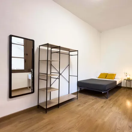 Rent this 1 bed room on Carrer Nou de la Rambla in 106, 08001 Barcelona