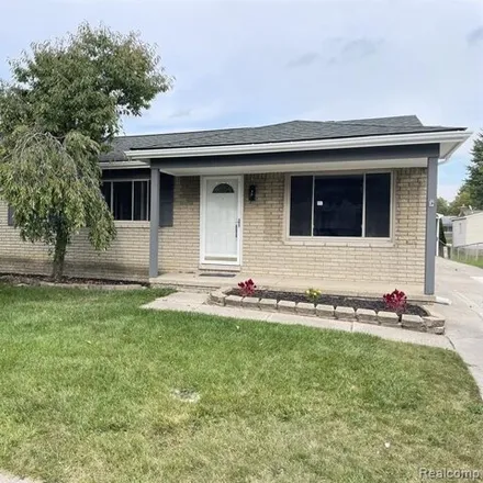 Buy this 3 bed house on 32372 Sheffield Court in Fraser, MI 48026