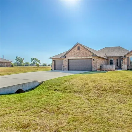 Image 2 - 1100 Stonegate Drive, Weatherford, OK 73096, USA - House for sale