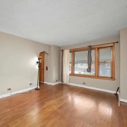 Image 3 - 4930 South Maplewood Avenue, Chicago, IL 60629, USA - House for sale